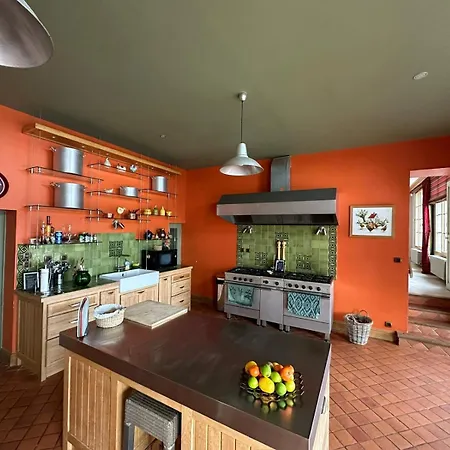 La Des 3 - Grande & - 29 Pers Villa
